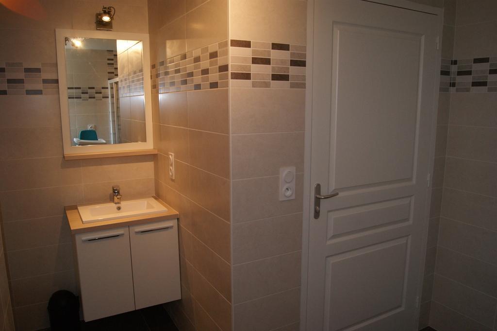 Apartamento Au Fil De L'Eau - Le Bord De Rance Dinan Exterior foto